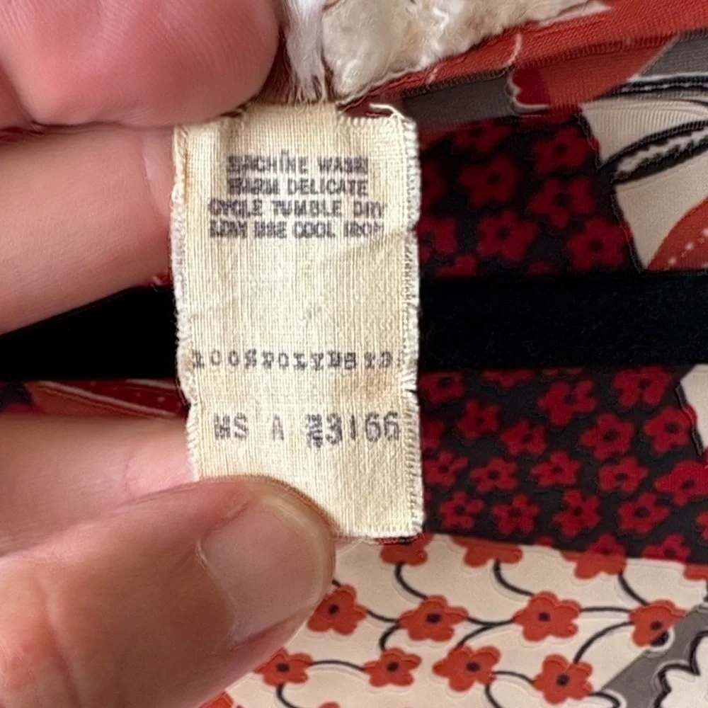 JH Collectibles Red and Black Patterned Scarf
